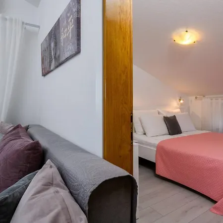 Somi Apartman