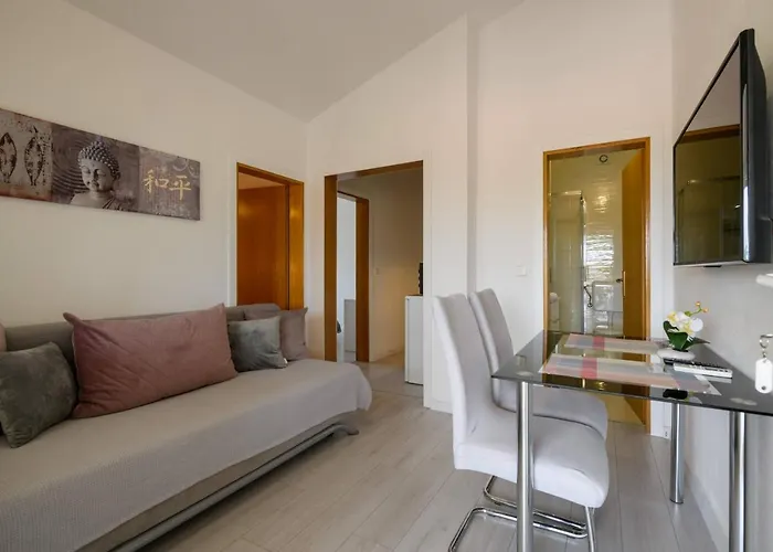 Somi Apartman *
